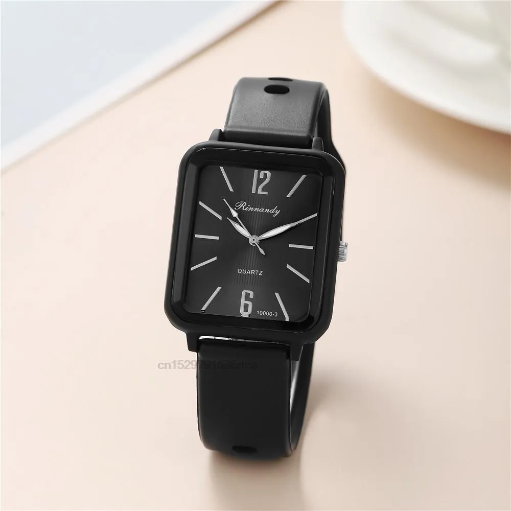 Chic Silicone Women's Quartz Watch