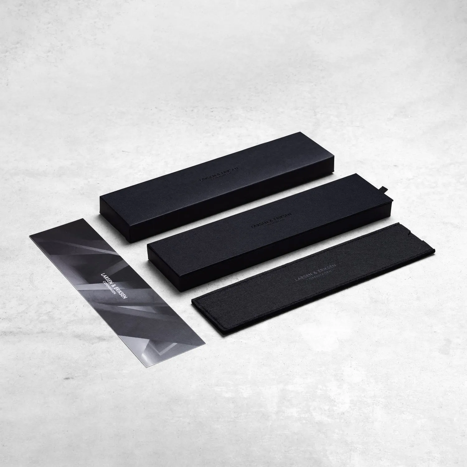 Kvadrat - Black | White | Black