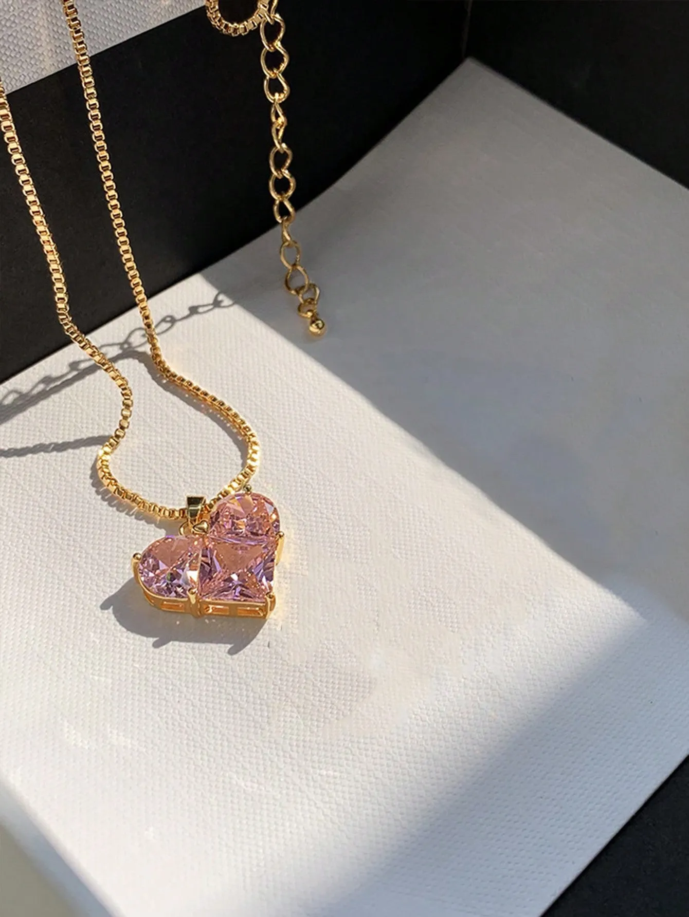 Light luxury and versatile pink inlaid diamond love pendant women's necklace
