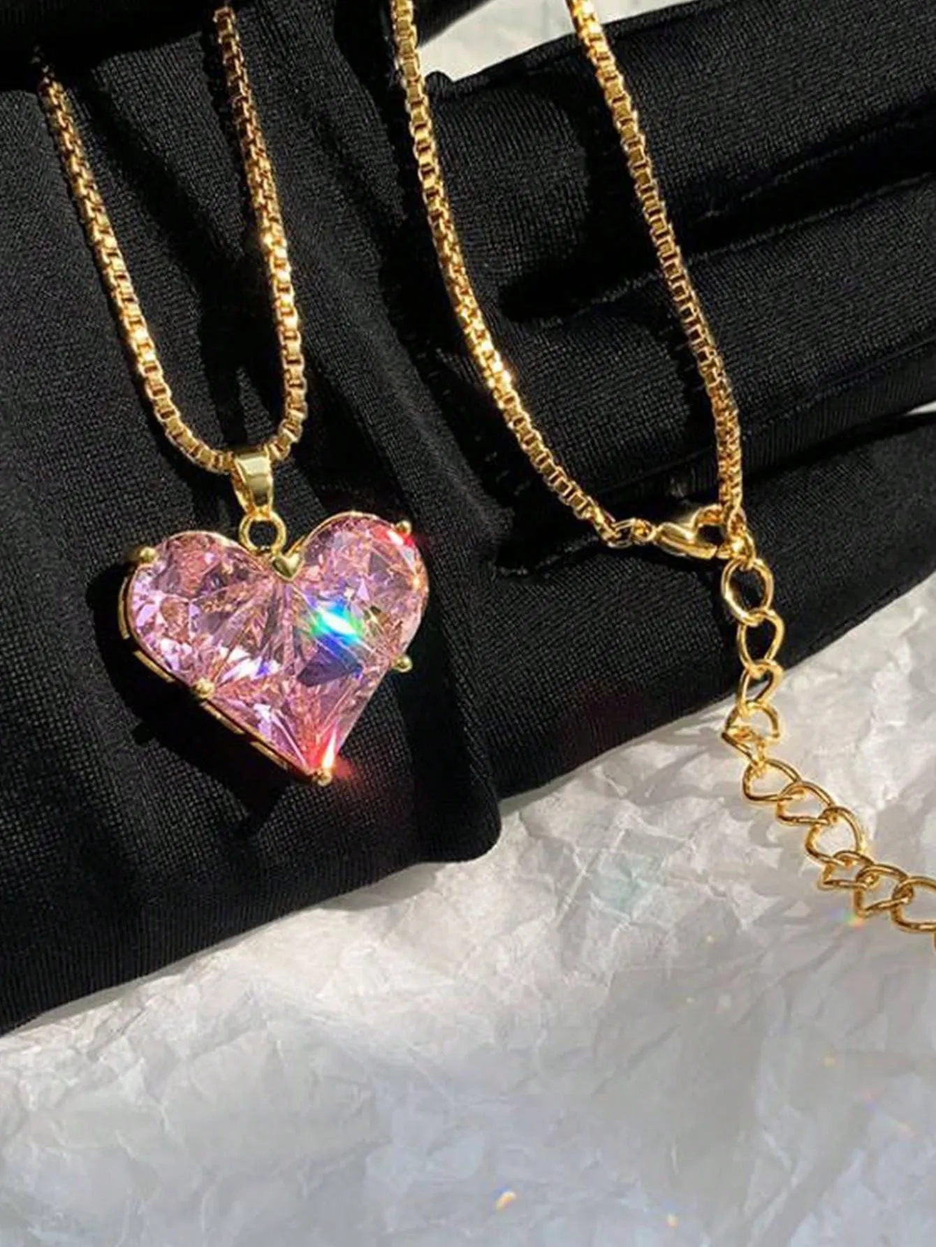 Light luxury and versatile pink inlaid diamond love pendant women's necklace
